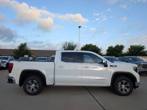 New 2026 GMC Sierra 1500 SLE AWD/4WD image 3