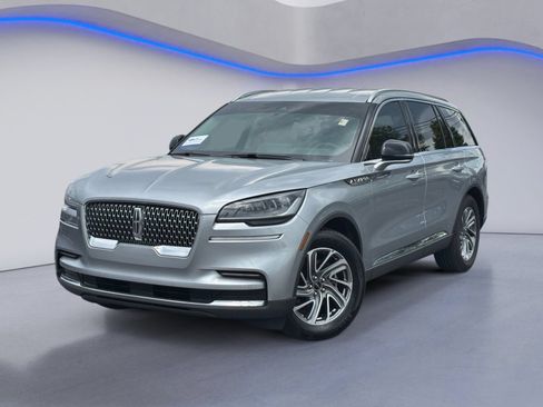 Used 2023 Lincoln Aviator 2WD image 2