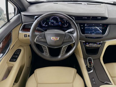 Used 2018 Cadillac XT5 Premium Luxury w/ Driver Assist Package FWD image 28