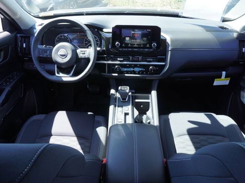 New 2025 Nissan Pathfinder SV image 12