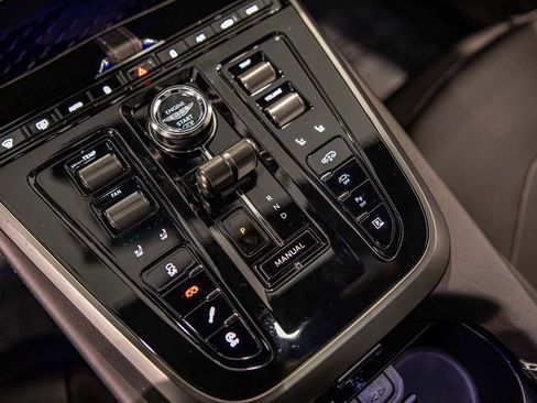 New 2026 Aston Martin DBX 707 image 31