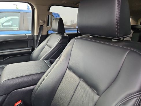 Used 2024 Ford Expedition Max XLT image 7