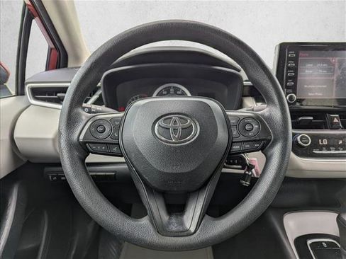 Used 2021 Toyota Corolla LE FWD image 15
