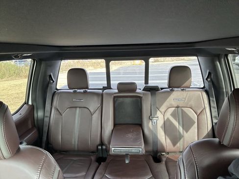 Used 2015 Ford F150 Platinum w/ Equipment Group 701A Luxury image 27