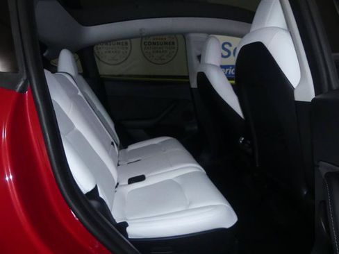 Used 2023 Tesla Model Y AWD image 20