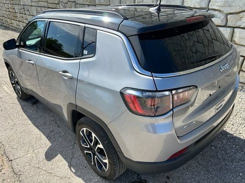 Used 2023 Jeep Compass Limited AWD/4WD image 4