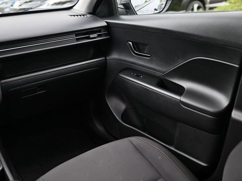 Used 2024 Hyundai Kona SE FWD image 27