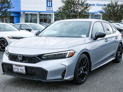 Used 2025 Honda Civic Sport image 3