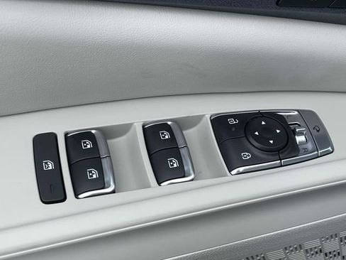 New 2026 Kia Carnival EX image 25