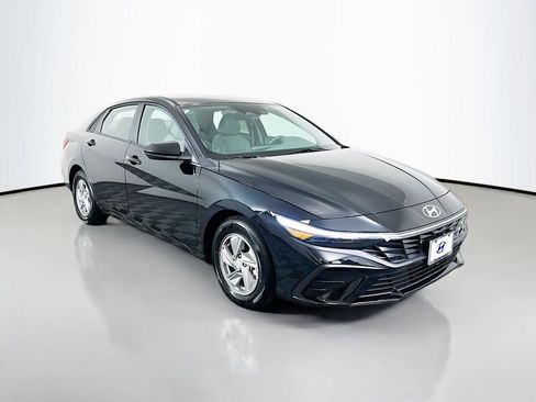 New 2026 Hyundai Elantra SE w/ Cargo Package FWD image 3