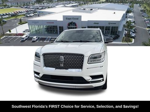 Used 2020 Lincoln Navigator L Reserve w/ Luxury Package AWD/4WD image 2
