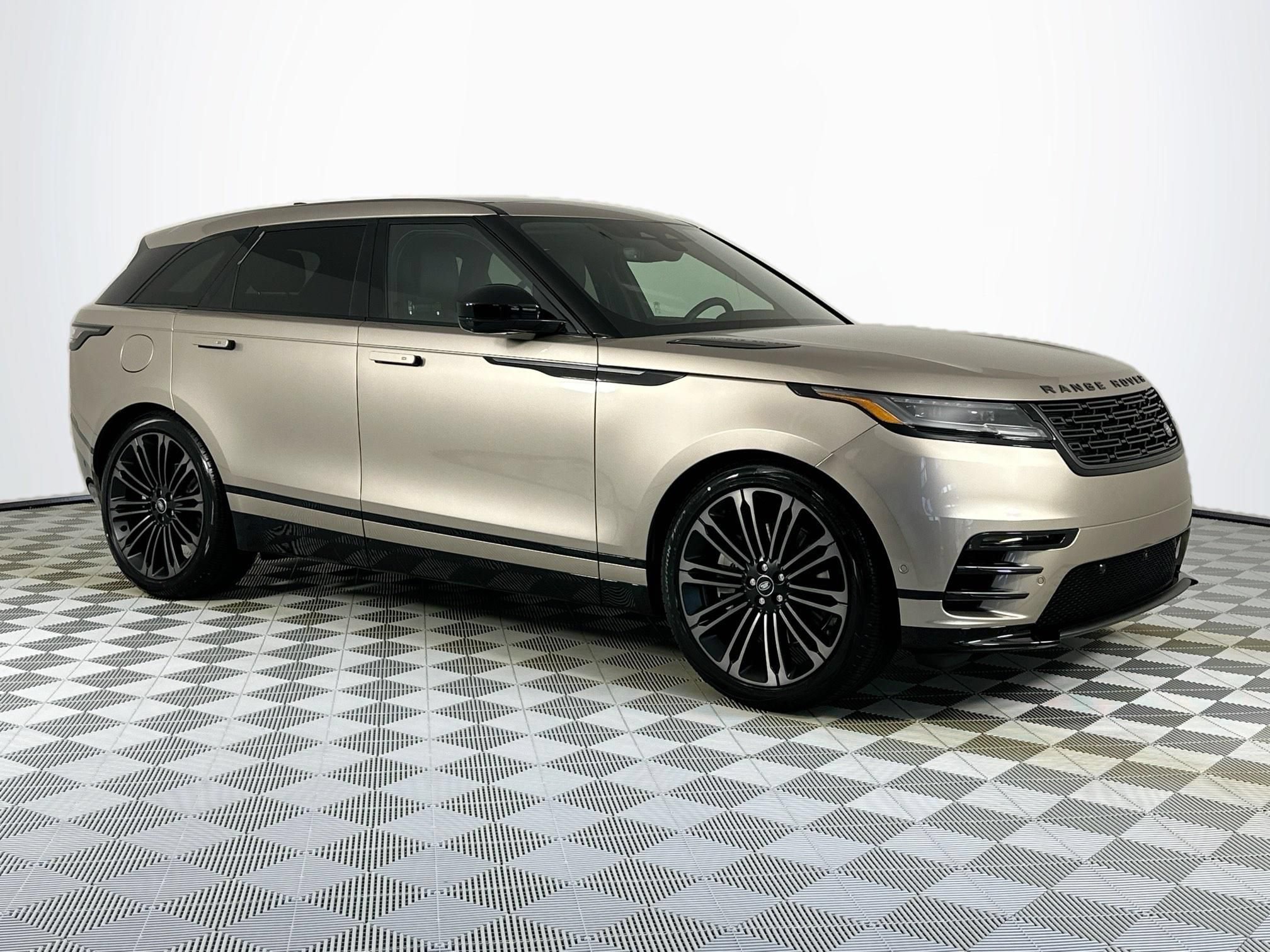 Used 2026 Land Rover Range Rover Velar Dynamic SE AWD/4WD image 3