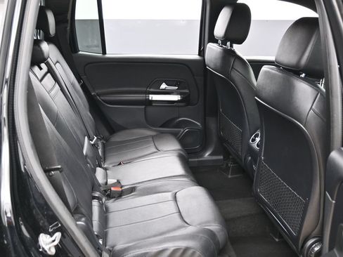Used 2022 Mercedes-Benz GLB 250 w/ Premium Package Lite image 41