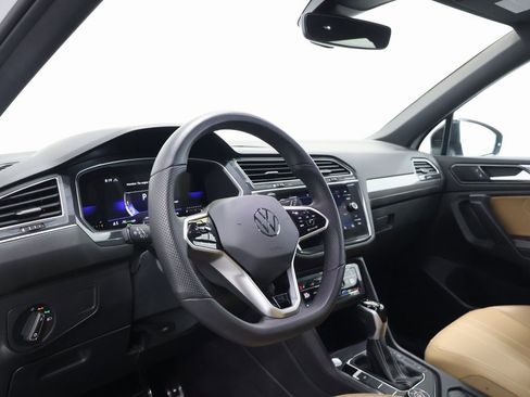 Used 2024 Volkswagen Tiguan SE R-Line image 15