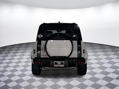 New 2026 Land Rover Defender 110 X-Dynamic SE AWD/4WD image 4