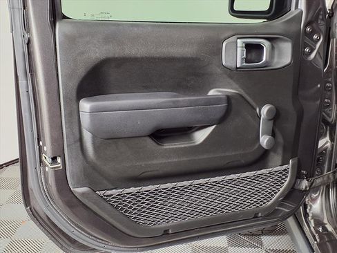 Used 2024 Jeep Gladiator Sport image 21