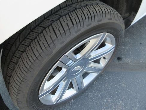 Certified 2019 Cadillac Escalade Premium Luxury AWD/4WD image 14