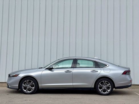 Used 2024 Honda Accord EX image 2