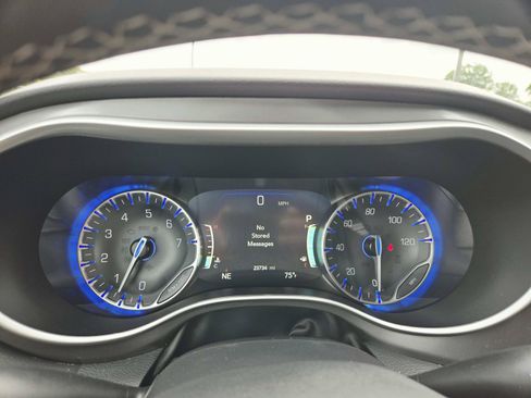 Used 2026 Chrysler Pacifica Select FWD image 26