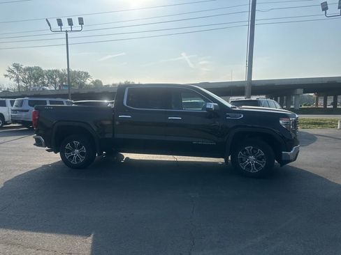 Used 2025 GMC Sierra 1500 SLT image 3