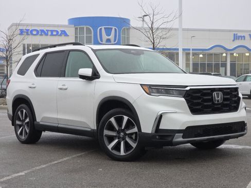 Certified 2023 Honda Pilot Elite image 2