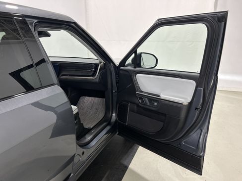 Used 2023 Rivian R1T Adventure AWD/4WD image 18