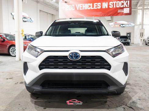 Used 2020 Toyota RAV4 LE image 2
