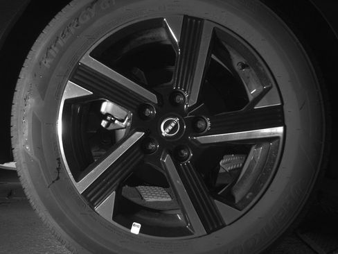 Used 2025 Nissan Sentra SV image 15