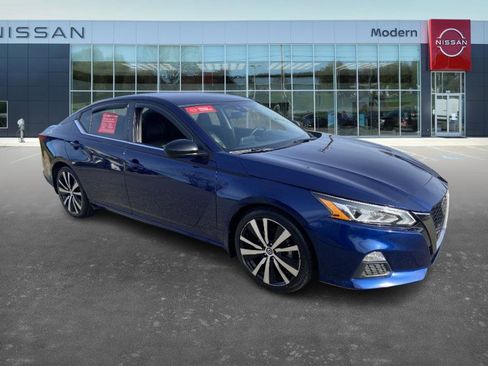 Certified 2022 Nissan Altima 2.5 SR image 3