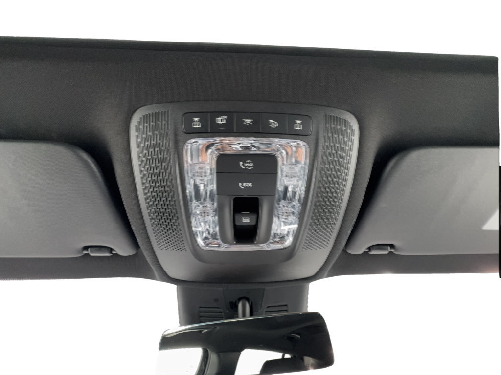 Used 2025 Mercedes-Benz GLB 250 4MATIC image 44