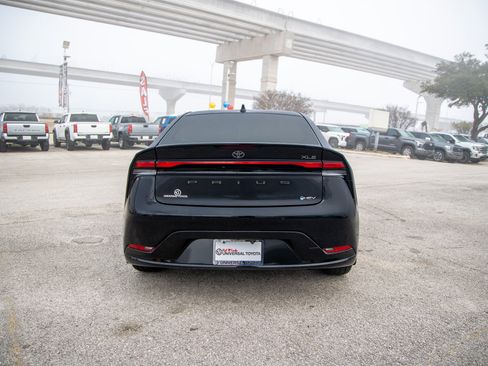 Certified 2024 Toyota Prius XLE image 8