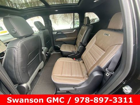 New 2026 GMC Acadia Denali Ultimate w/ LPO, Floor Liner Package AWD/4WD image 25