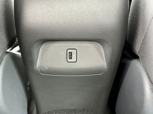 Used 2025 Nissan Sentra SV image 31