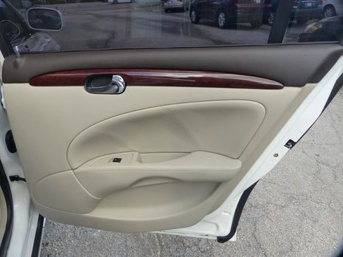 Used 2009 Buick Lucerne CXL image 13