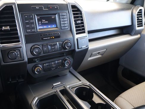 Used 2017 Ford F150 XLT image 38