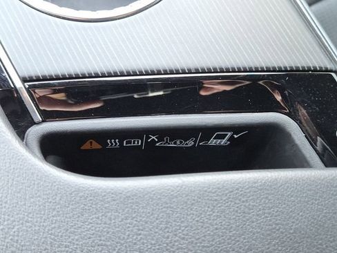 Used 2024 Cadillac Lyriq Luxury AWD/4WD image 8