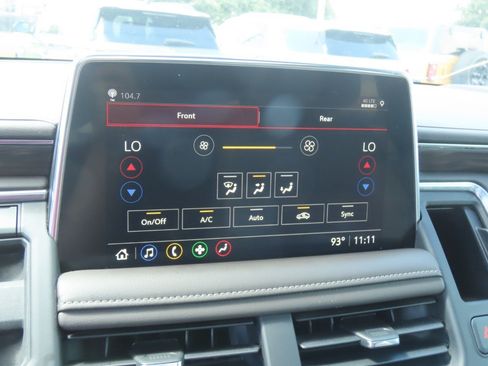 Used 2021 Chevrolet Suburban Z71 AWD/4WD image 32