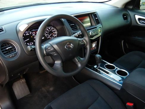Used 2014 Nissan Pathfinder S image 22