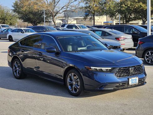 Certified 2024 Honda Accord EX-L image 3