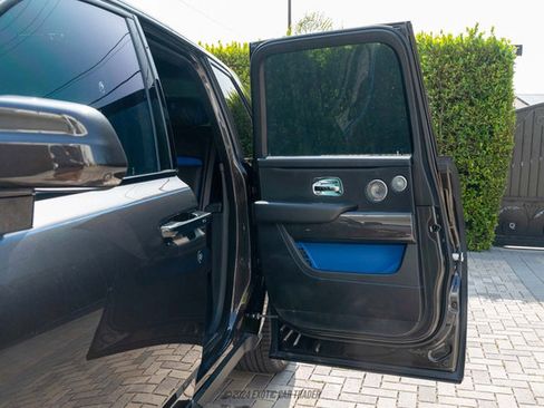 Used 2020 Rolls-Royce Cullinan Black Badge image 67