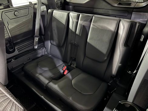 Used 2022 Land Rover Defender 110 X-Dynamic SE AWD/4WD image 46