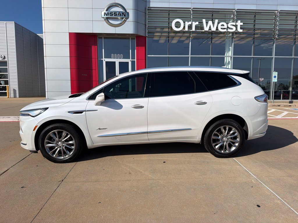 Used 2022 Buick Enclave Avenir w/ Avenir Technology Package FWD image 2