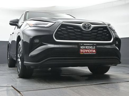 Certified 2026 Toyota Highlander XLE w/ Protection Package #3 (TMS) AWD/4WD image 42