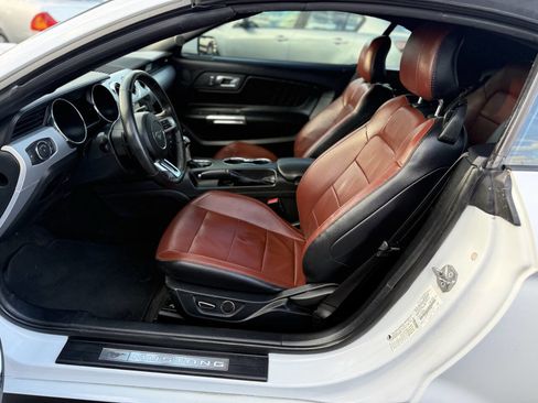 Used 2016 Ford Mustang Premium image 41
