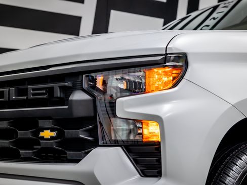 Used 2026 Chevrolet Silverado 1500 Custom RWD image 15