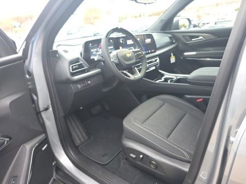 New 2026 Chevrolet Traverse LT w/ Enhanced Driving Package image 12