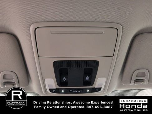 Used 2025 Honda Pilot Touring image 11