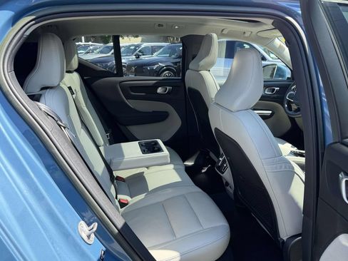Used 2023 Volvo XC40 B5 Plus w/ Climate Package AWD/4WD image 13