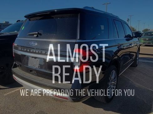 Certified 2022 Ford Expedition Platinum image 4