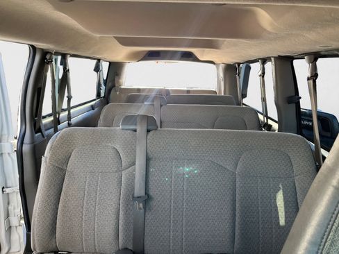 Used 2021 Chevrolet Express 3500 LS image 15